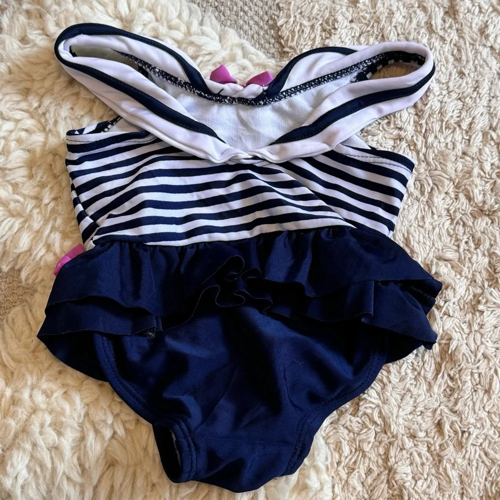 Sol Swimwear questions leave